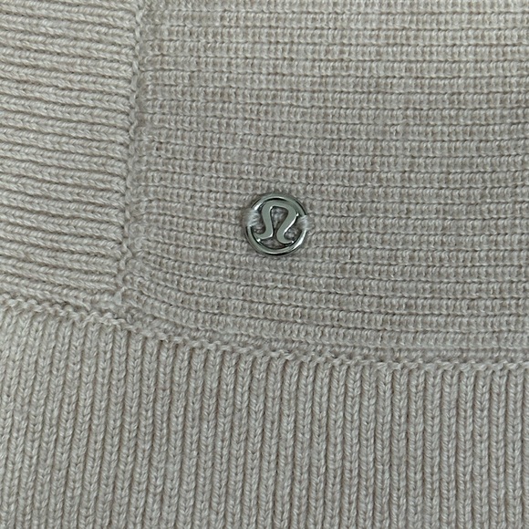 Lululemon Divinity Scarf - Picture 9 of 16